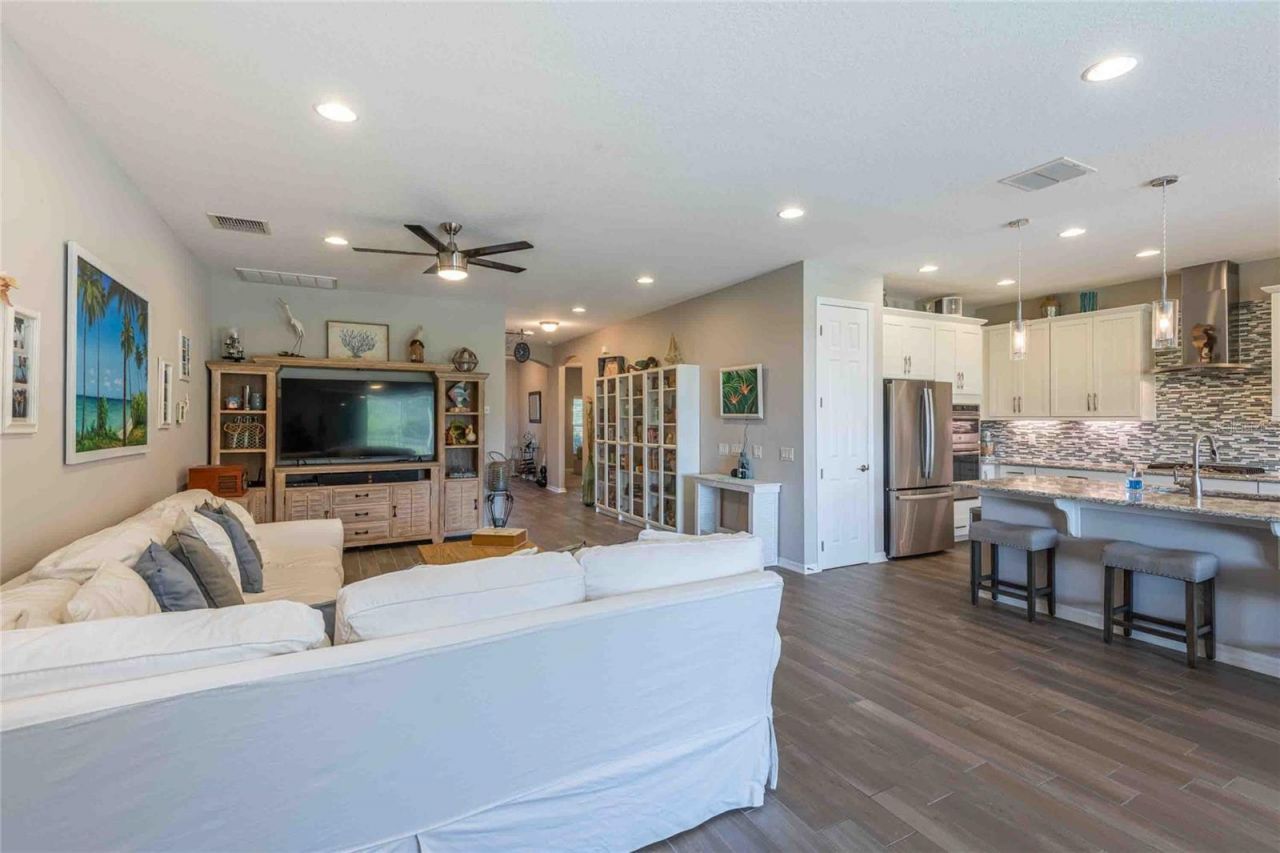 8306 Bluevine Sky Drive, Land O Lakes, FL 34637 Photo