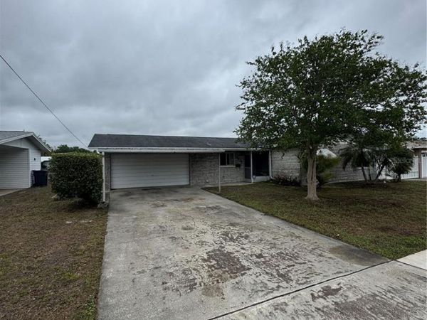 5813 LIVERPOOL DRIVE , TAMPA, FL 33615