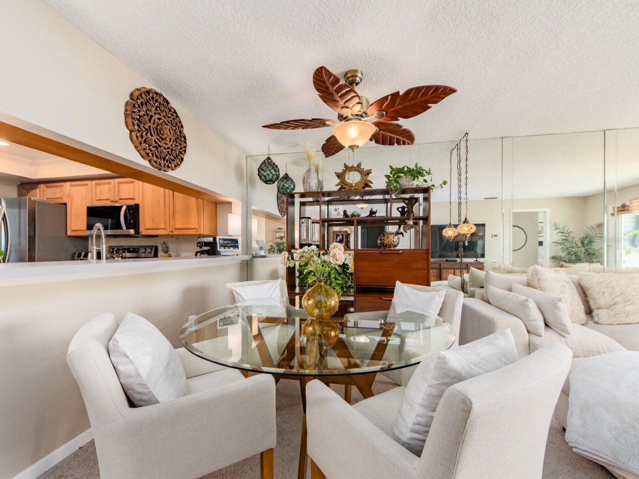 610 Island Way, Unit 407, Clearwater Beach, FL 33767 Photo