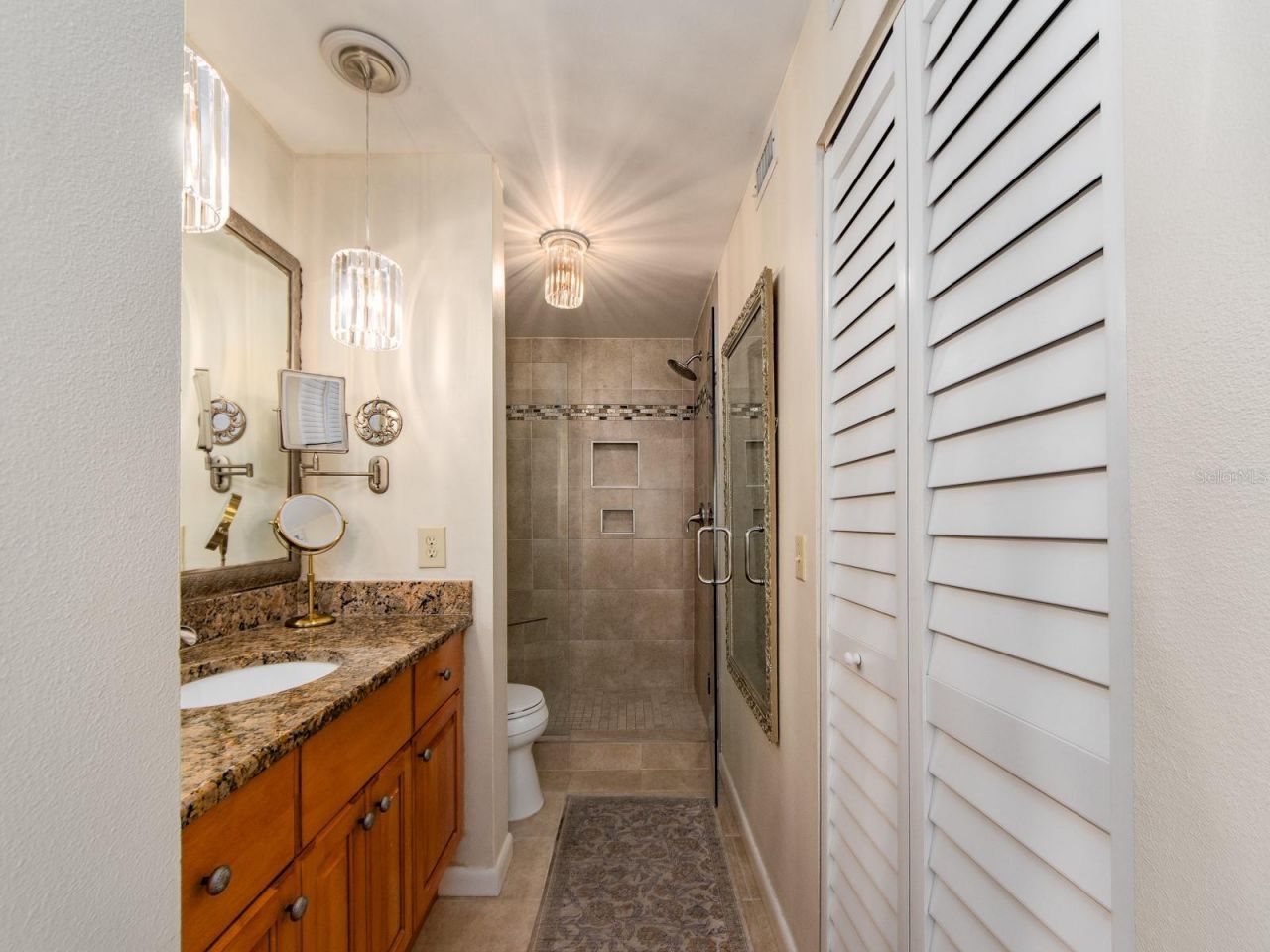 610 Island Way, Unit 407, Clearwater Beach, FL 33767 Photo