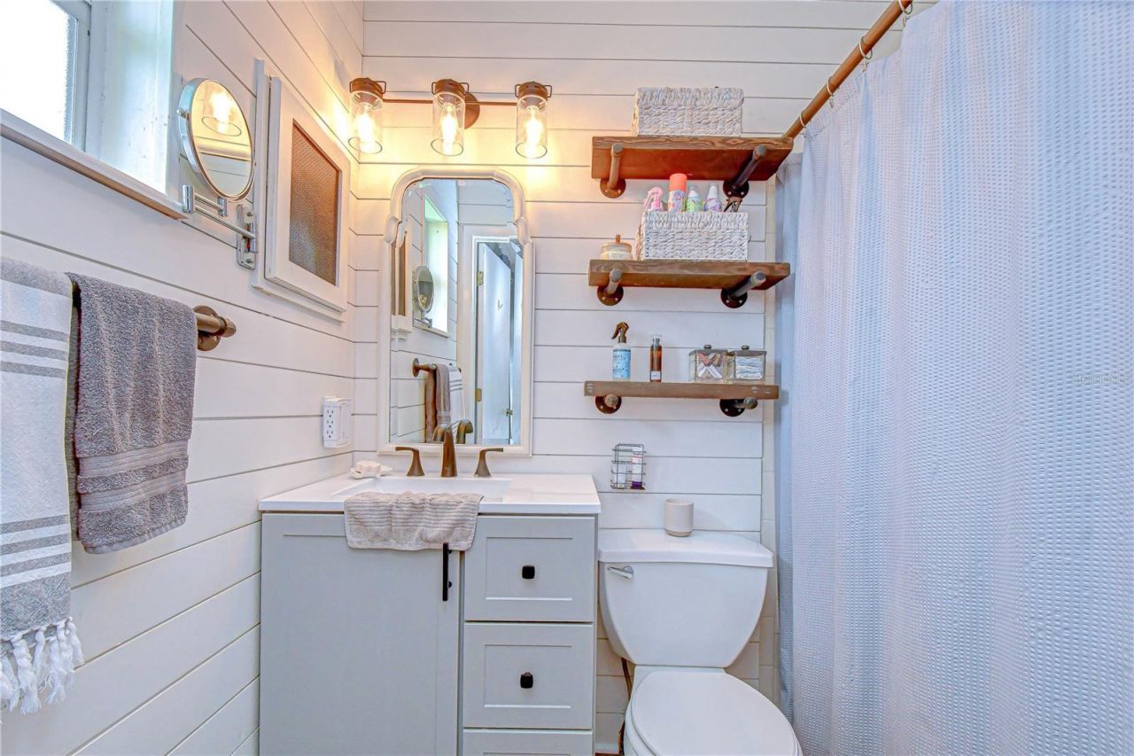 1216 Brandon Lakes Avenue, Valrico, FL 33594 Photo