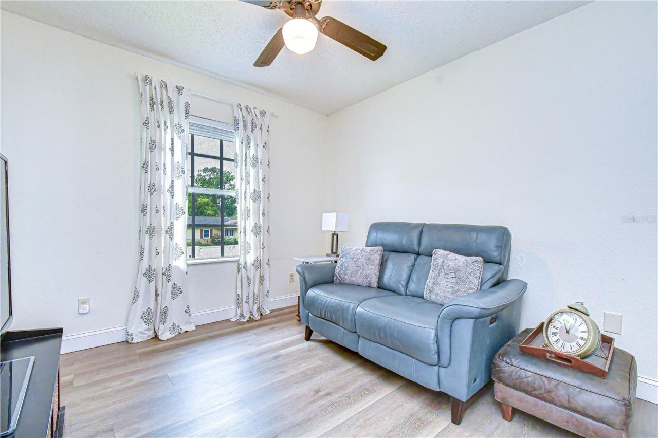 1216 Brandon Lakes Avenue, Valrico, FL 33594 Photo