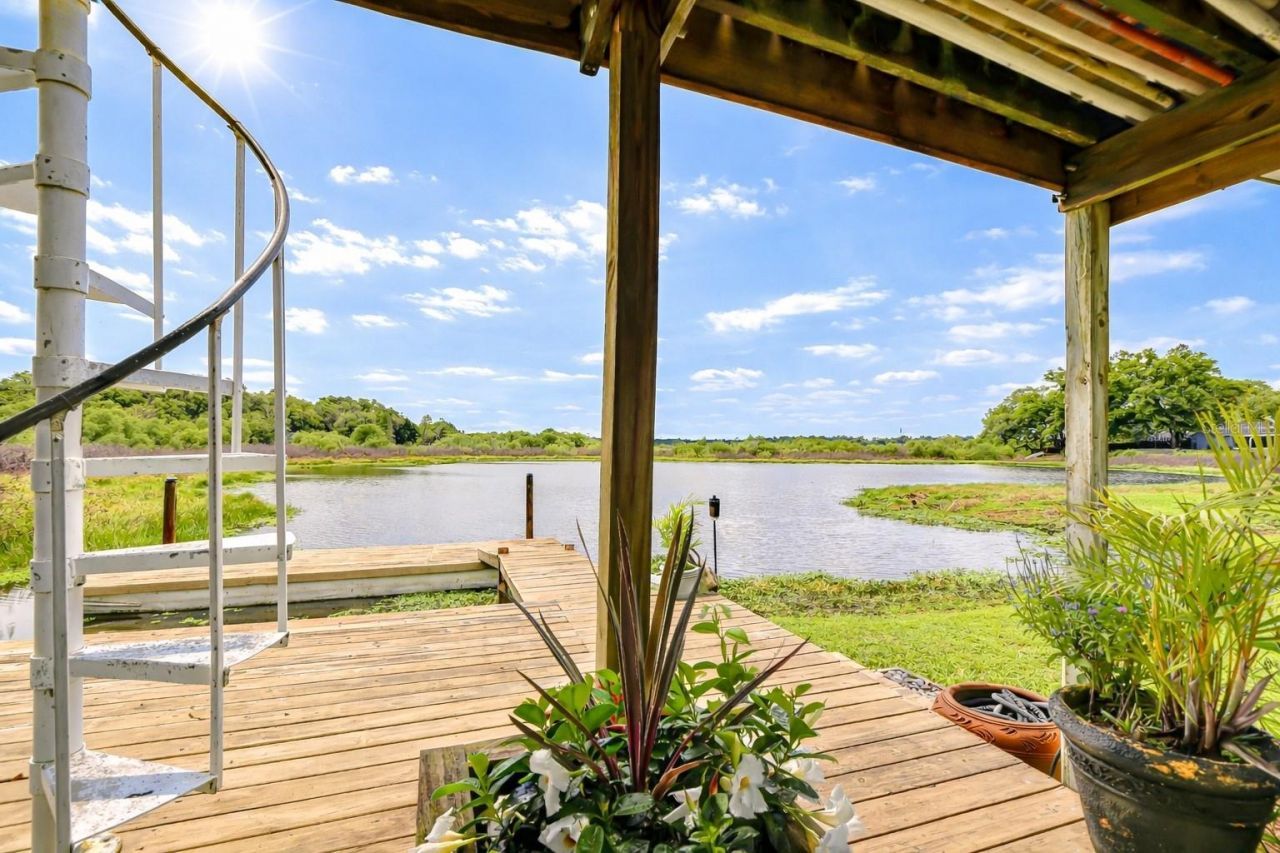 1216 Brandon Lakes Avenue, Valrico, FL 33594 Photo