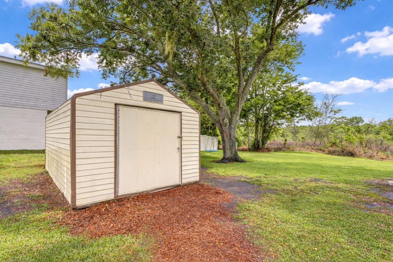 1216 Brandon Lakes Avenue, Valrico, FL 33594 Photo