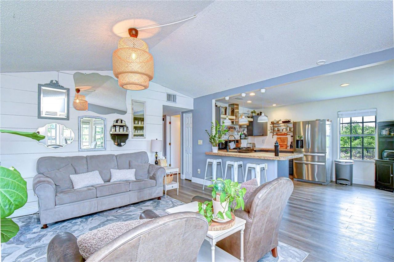 1216 Brandon Lakes Avenue, Valrico, FL 33594 Photo