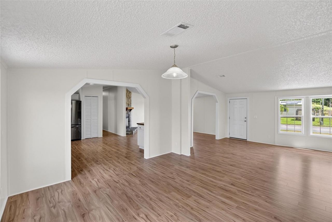 9150 Wood Terrace Drive , Tampa, FL 33637 Photo