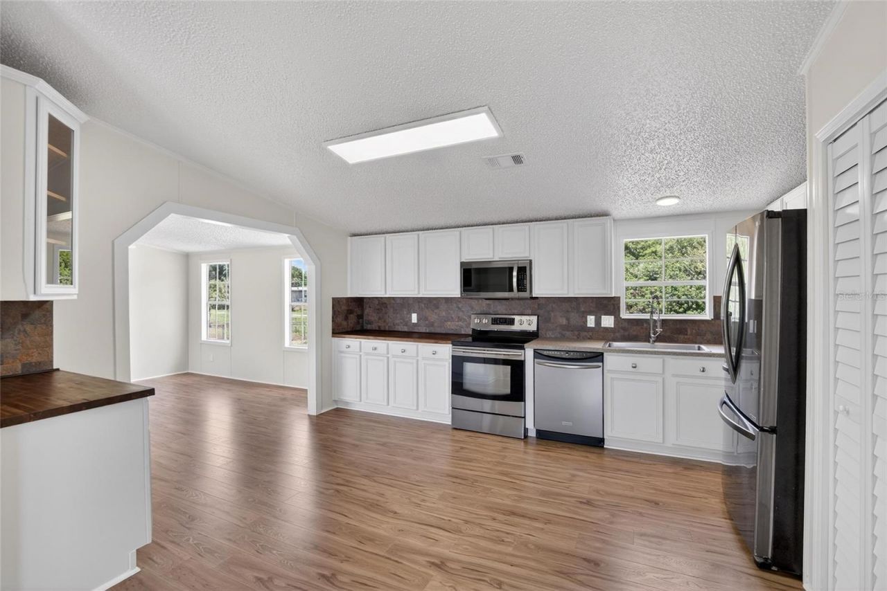 9150 Wood Terrace Drive , Tampa, FL 33637 Photo