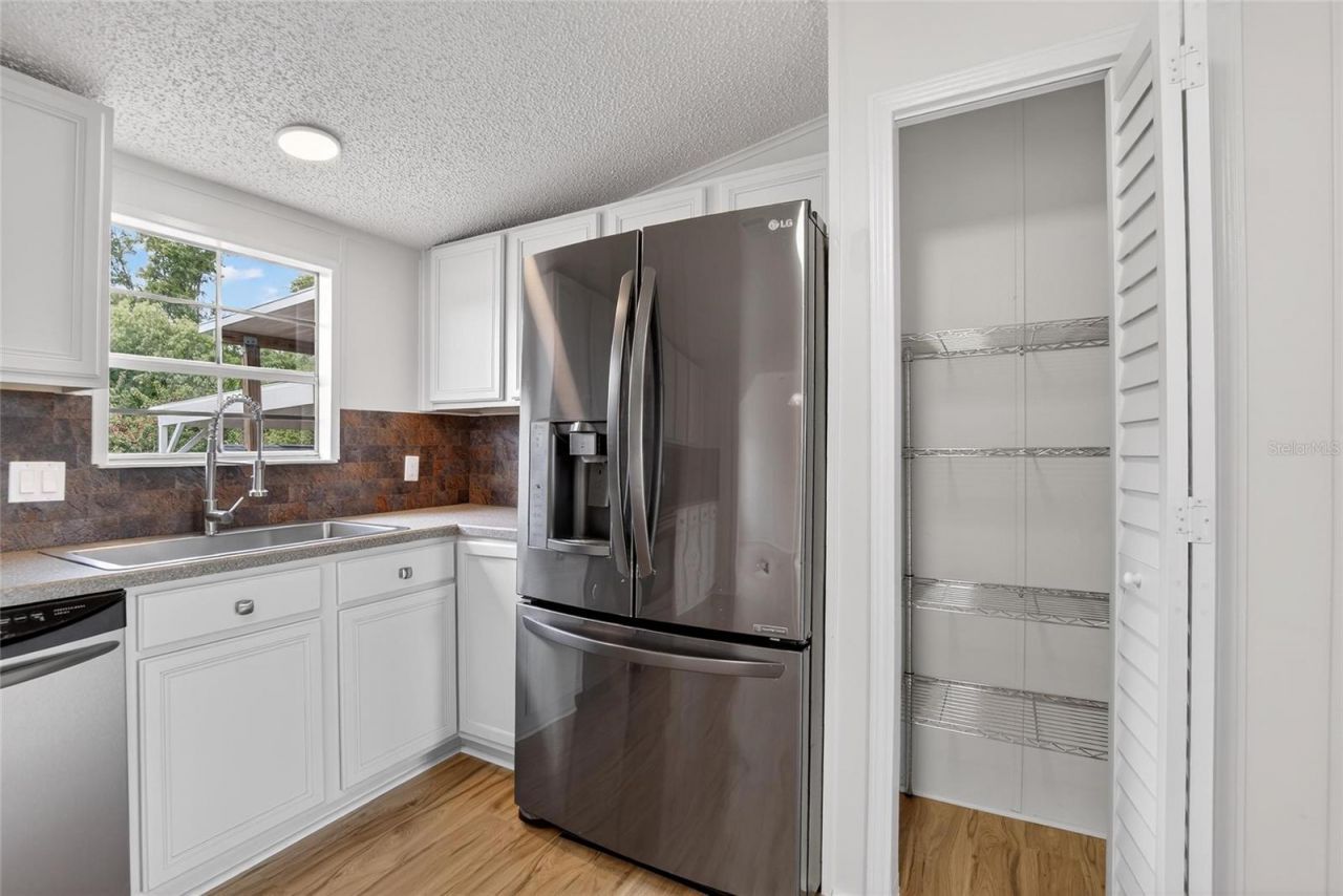 9150 Wood Terrace Drive , Tampa, FL 33637 Photo