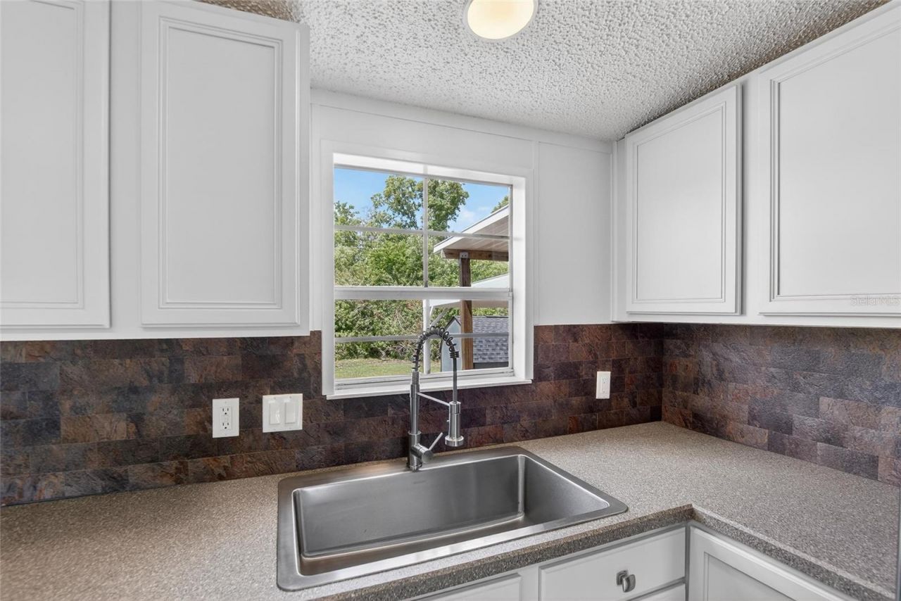 9150 Wood Terrace Drive , Tampa, FL 33637 Photo