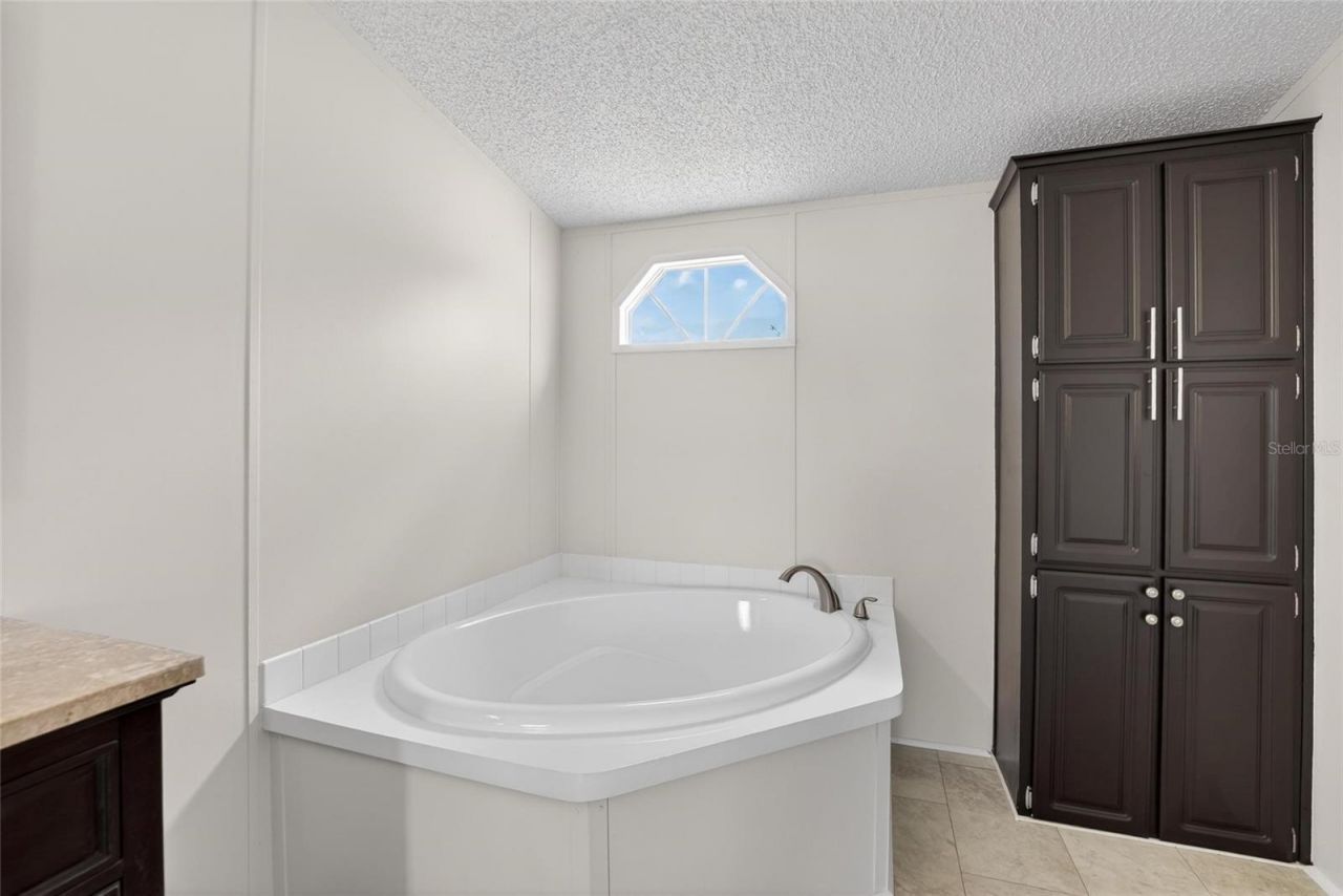 9150 Wood Terrace Drive , Tampa, FL 33637 Photo