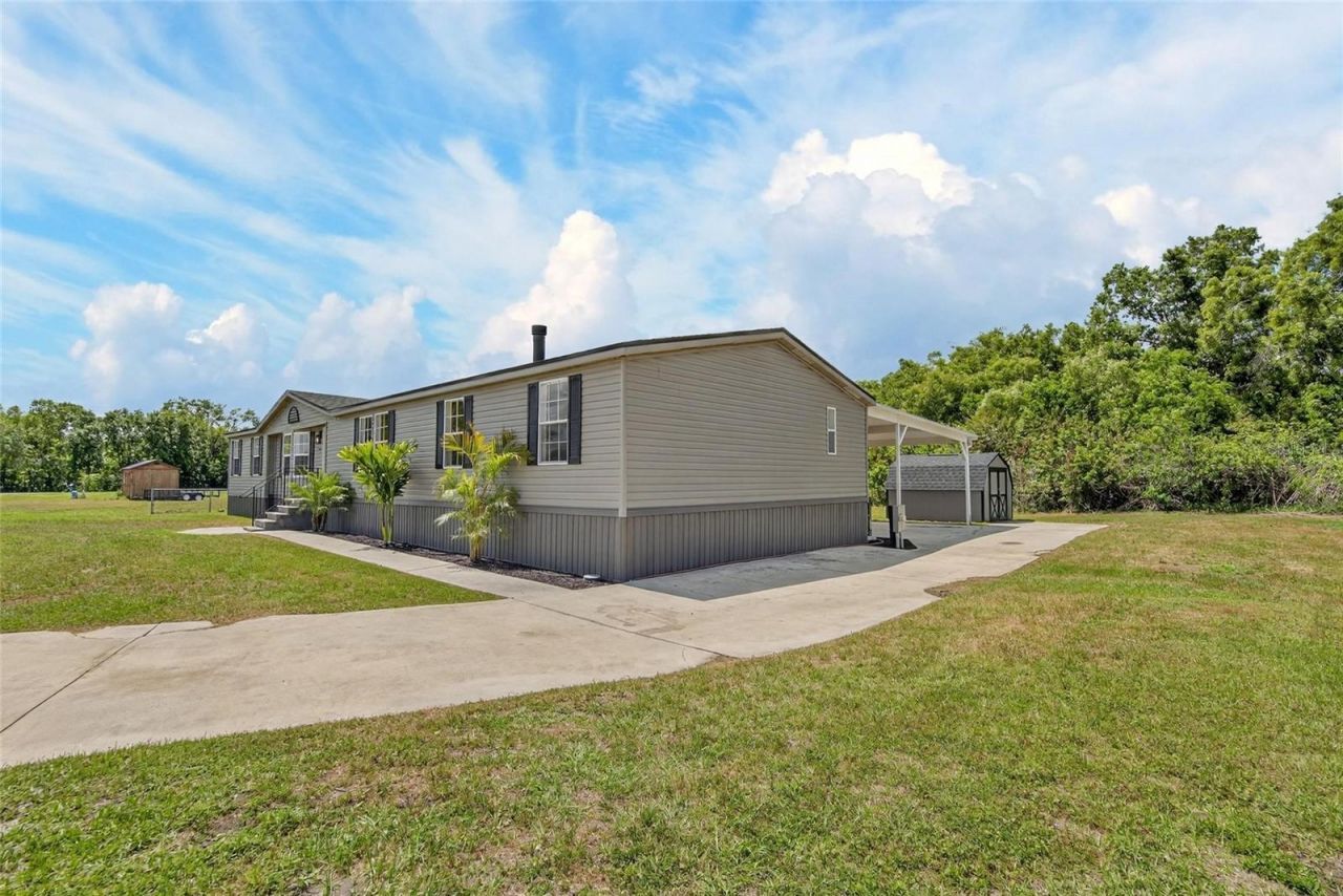 9150 Wood Terrace Drive , Tampa, FL 33637 Photo