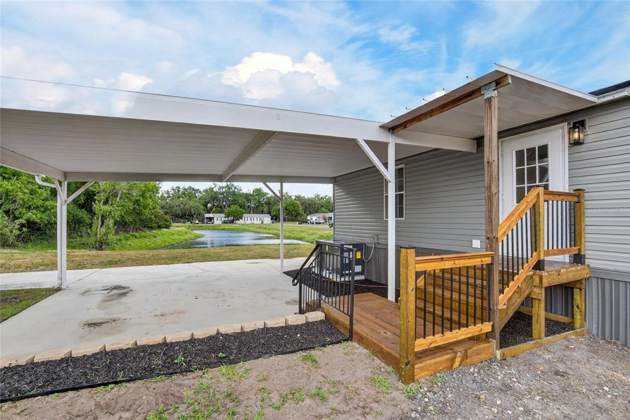 9150 Wood Terrace Drive , Tampa, FL 33637 Photo