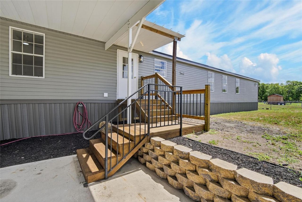 9150 Wood Terrace Drive , Tampa, FL 33637 Photo