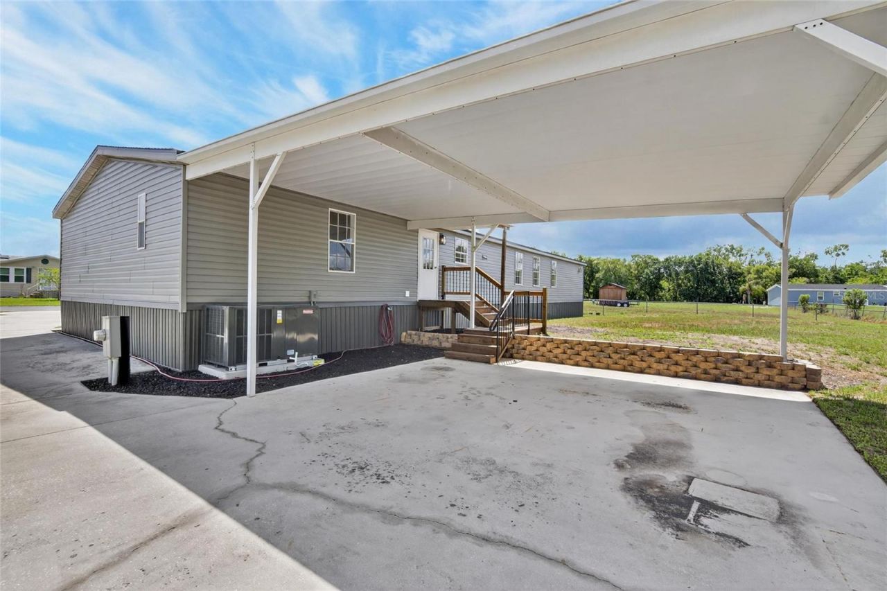 9150 Wood Terrace Drive , Tampa, FL 33637 Photo