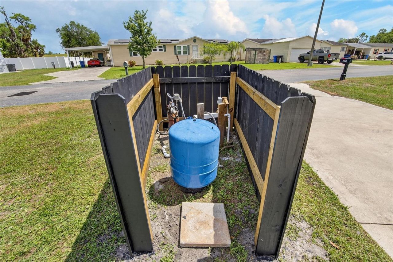 9150 Wood Terrace Drive , Tampa, FL 33637 Photo