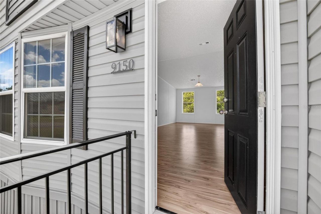 9150 Wood Terrace Drive , Tampa, FL 33637 Photo