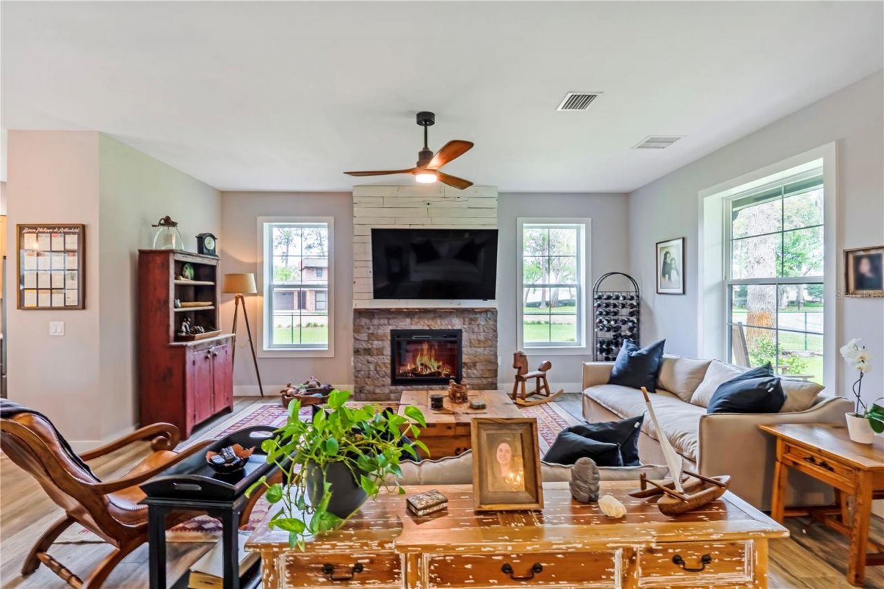 805 Bay Tree Circle, Deland, FL 32724 Photo