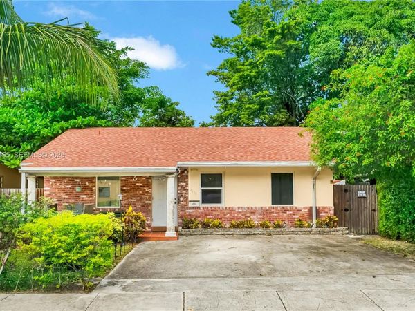 6133 SW 62nd Ter , South Miami, FL 33143