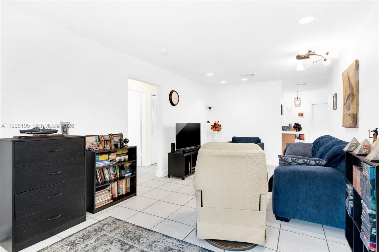 6133 SW 62nd Ter, South Miami, FL 33143 Photo
