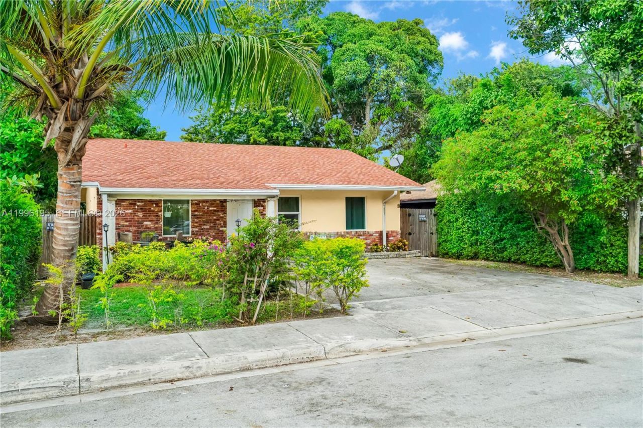 6133 SW 62nd Ter, South Miami, FL 33143 Photo