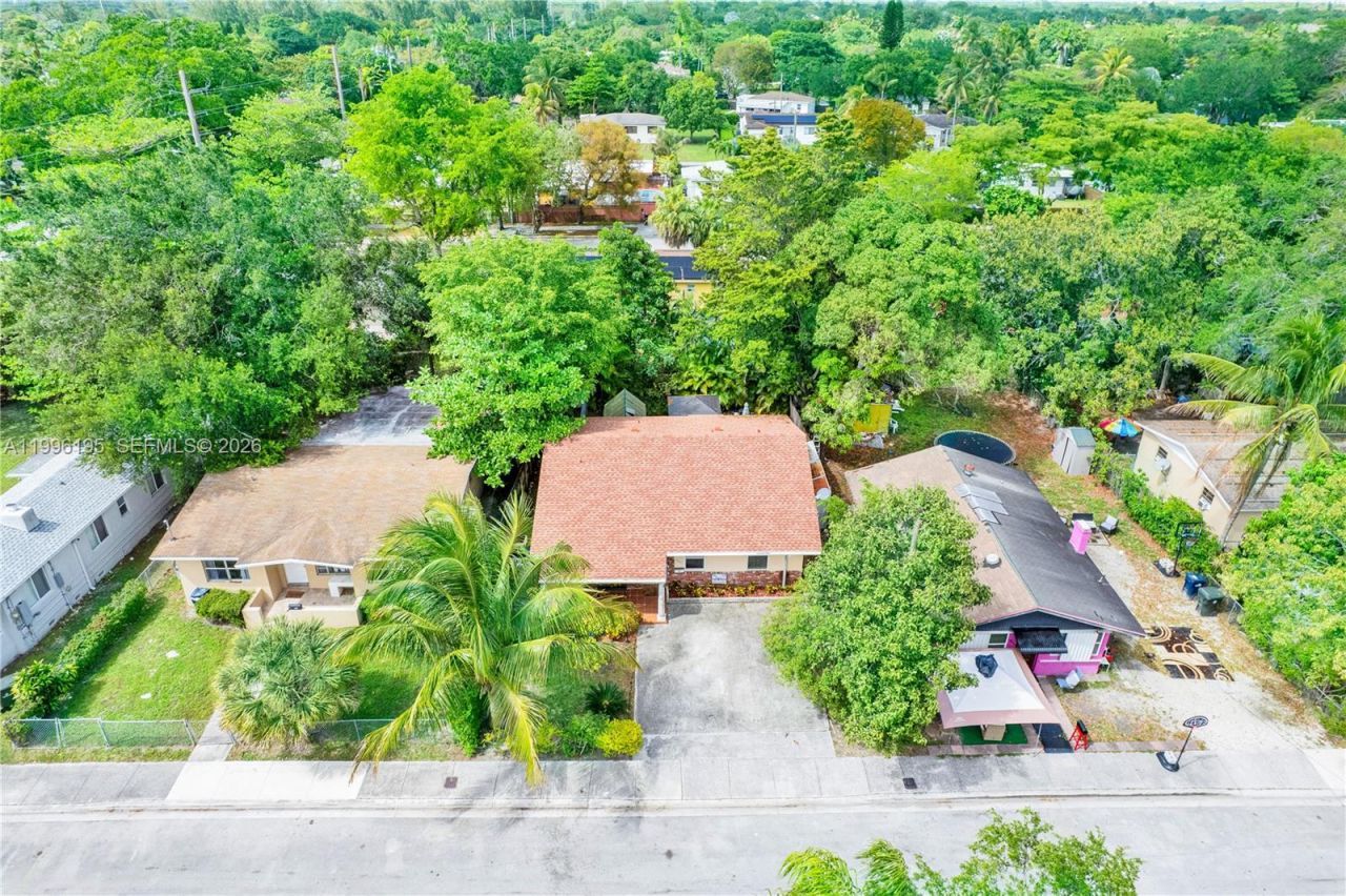 6133 SW 62nd Ter, South Miami, FL 33143 Photo