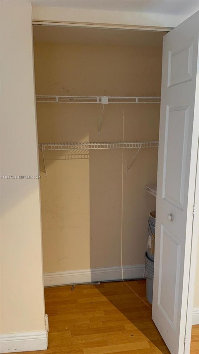 447 NE 195th St, Unit 309, Miami, FL 33179 Photo