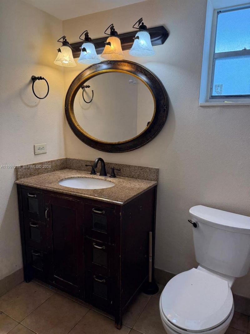 447 NE 195th St, Unit 309, Miami, FL 33179 Photo