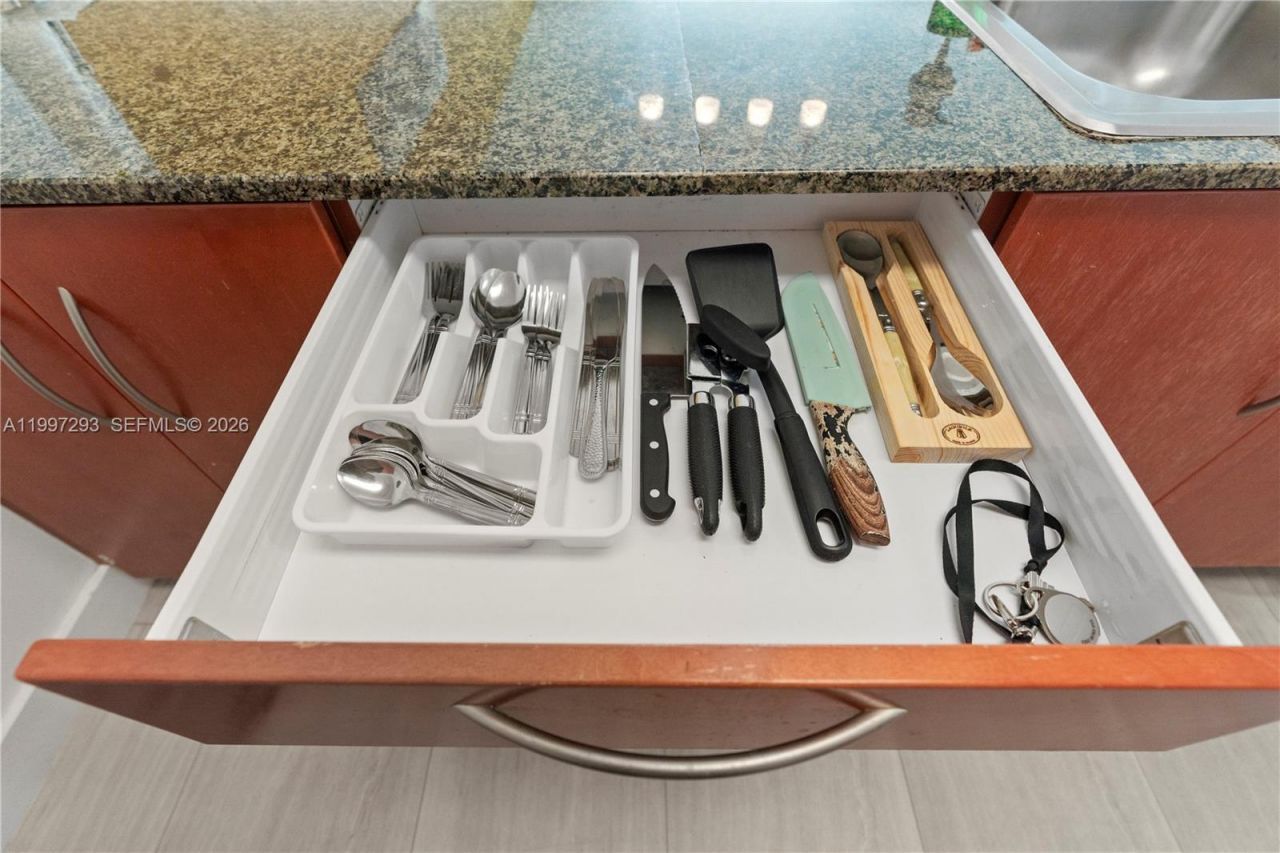 1200 Brickell Bay Dr, Unit PH 4218, Miami, FL 33131 Photo