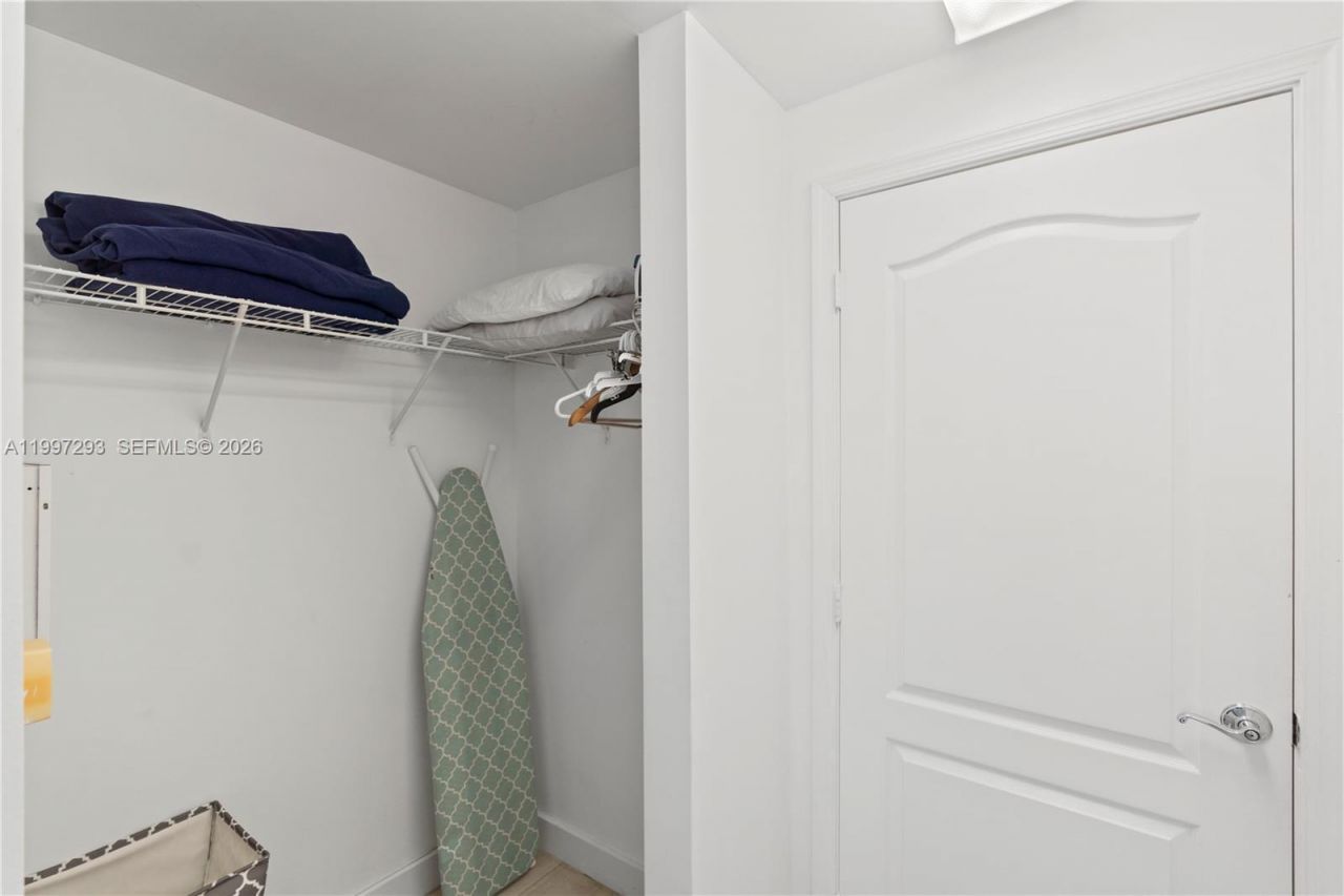 1200 Brickell Bay Dr, Unit PH 4218, Miami, FL 33131 Photo