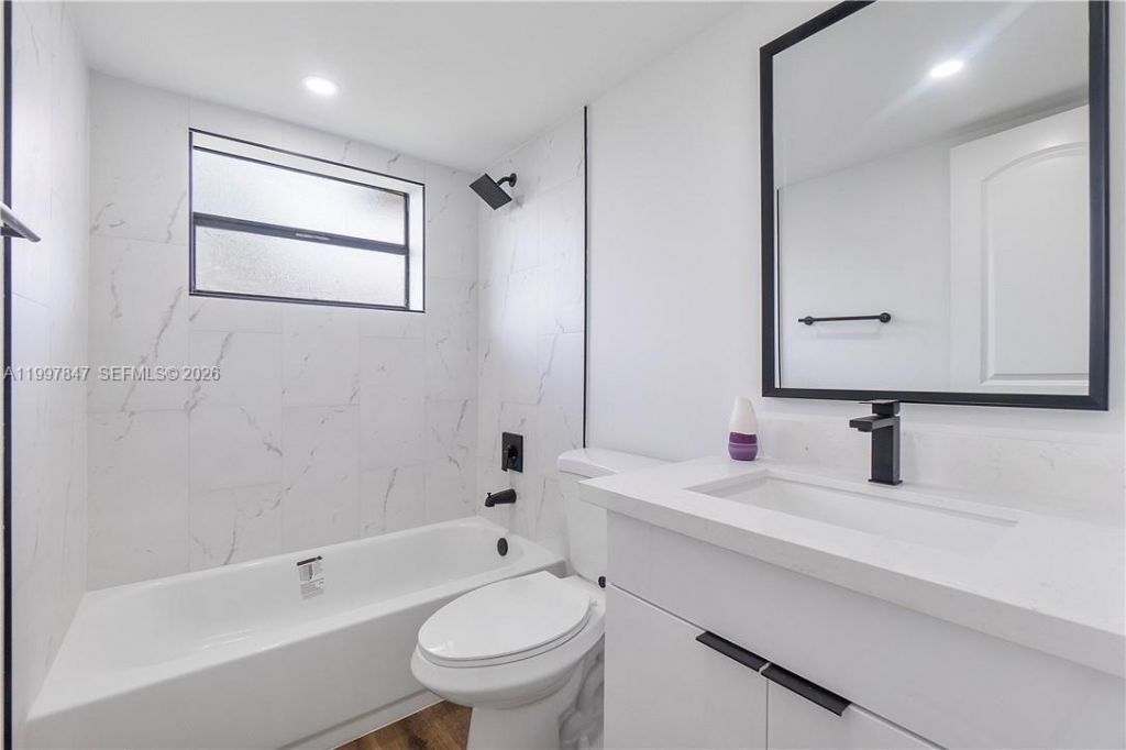 6690 W 26th Ct, Unit 23-16, Hialeah, FL 33016 Photo