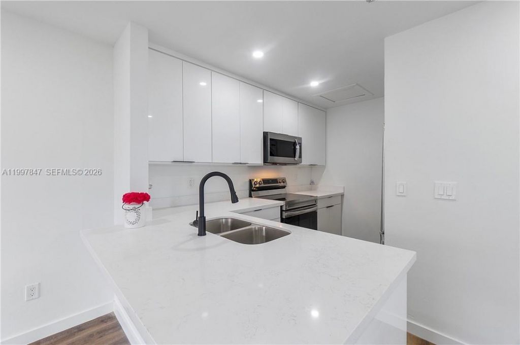 6690 W 26th Ct, Unit 23-16, Hialeah, FL 33016 Photo