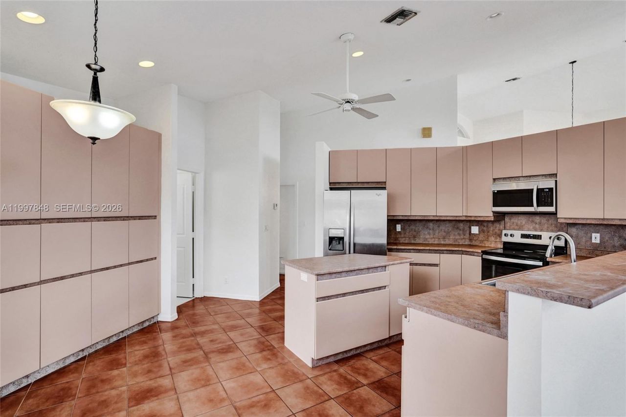 10800 Haydn Dr, Boca Raton, FL 33498 Photo