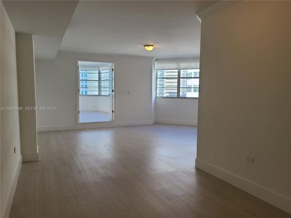 999 Brickell Bay Dr, Unit 1207, Miami, FL 33131