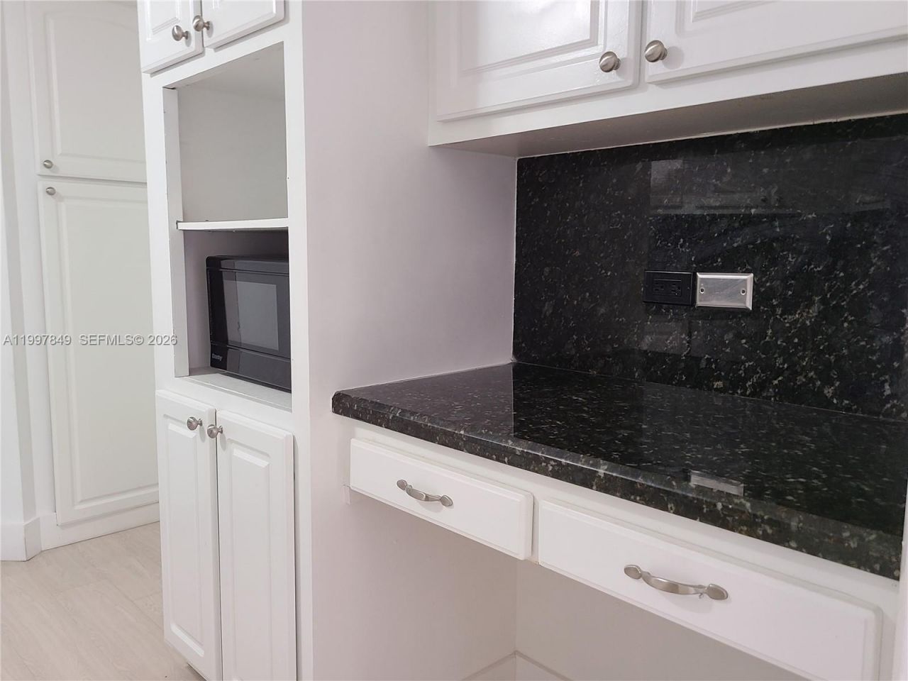 999 Brickell Bay Dr, Unit 1207, Miami, FL 33131 Photo