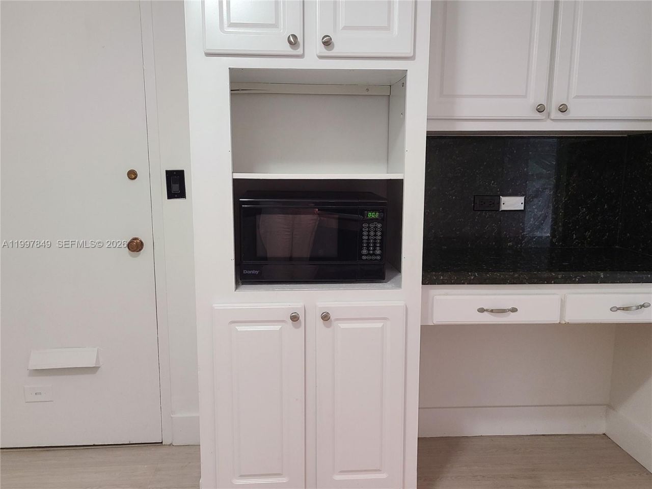 999 Brickell Bay Dr, Unit 1207, Miami, FL 33131 Photo