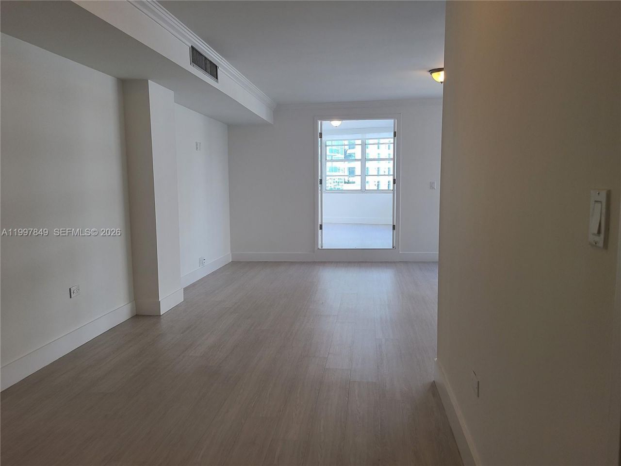 999 Brickell Bay Dr, Unit 1207, Miami, FL 33131 Photo