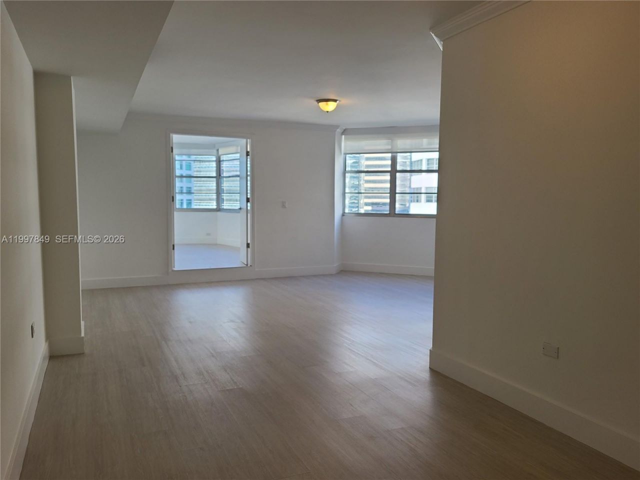 999 Brickell Bay Dr, Unit 1207, Miami, FL 33131 Photo