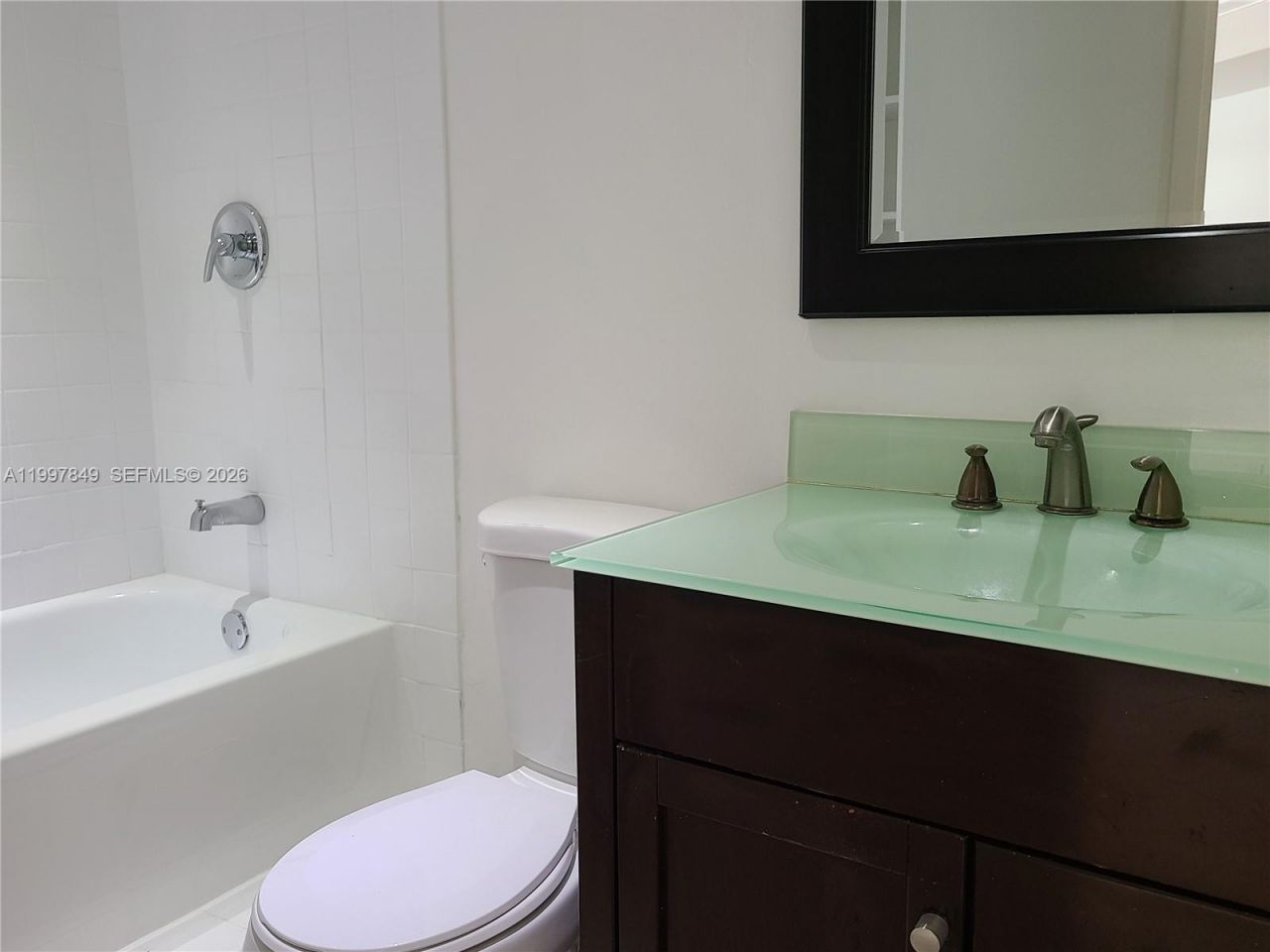 999 Brickell Bay Dr, Unit 1207, Miami, FL 33131 Photo