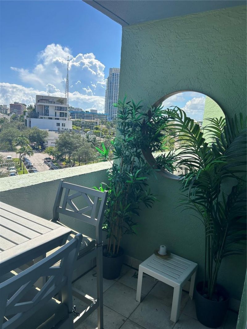 90 Alton Rd, Unit 607, Miami Beach, FL 33139 Photo