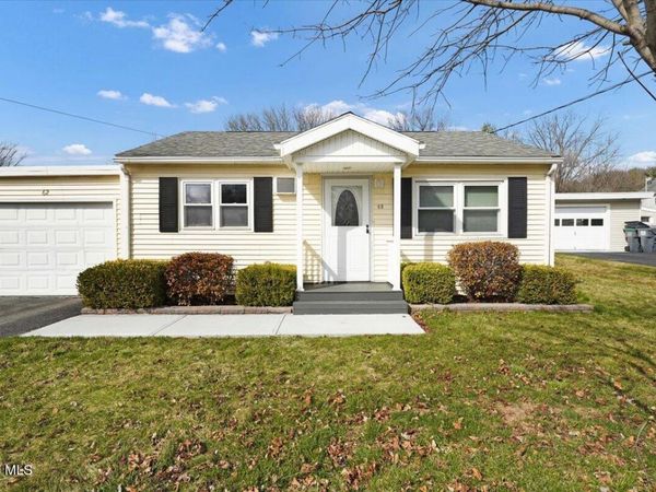 62 Mary Hadge Drive, Schenectady, NY 12309