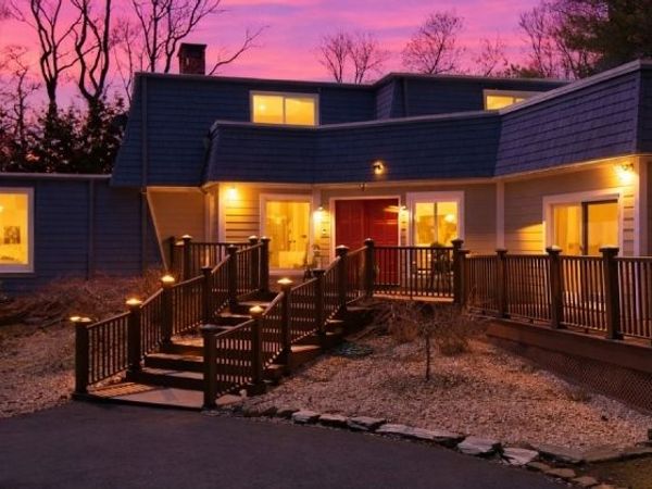 947 Franklin Lake Rd, Franklin Lakes, NJ 07417