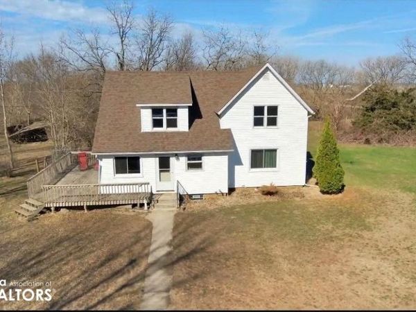 570 310Th Street, Woden, IA 50484