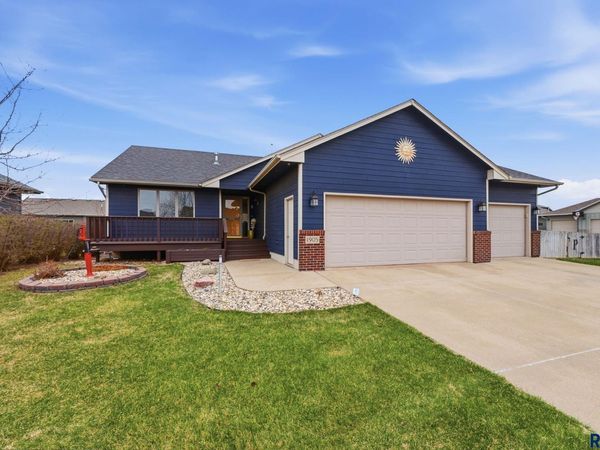 1905 S Shaw Ave, Sioux Falls, SD 57106