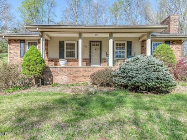 389 Jenkins Hollow Road, Elizabethton, TN 37643