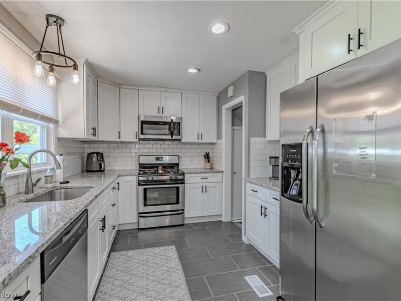 13462 Harper Road, Strongsville, OH 44149 Photo 8