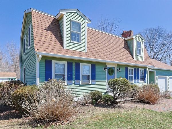 15 Warren St, Plainville, MA 02762