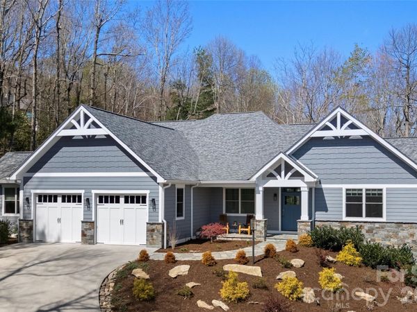 255 Dalhousie Court, Flat Rock, NC 28731