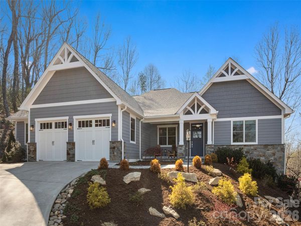 255 Dalhousie Court, Flat Rock, NC 28731