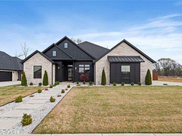 3808 SW Centric Avenue , Bentonville, AR 72713