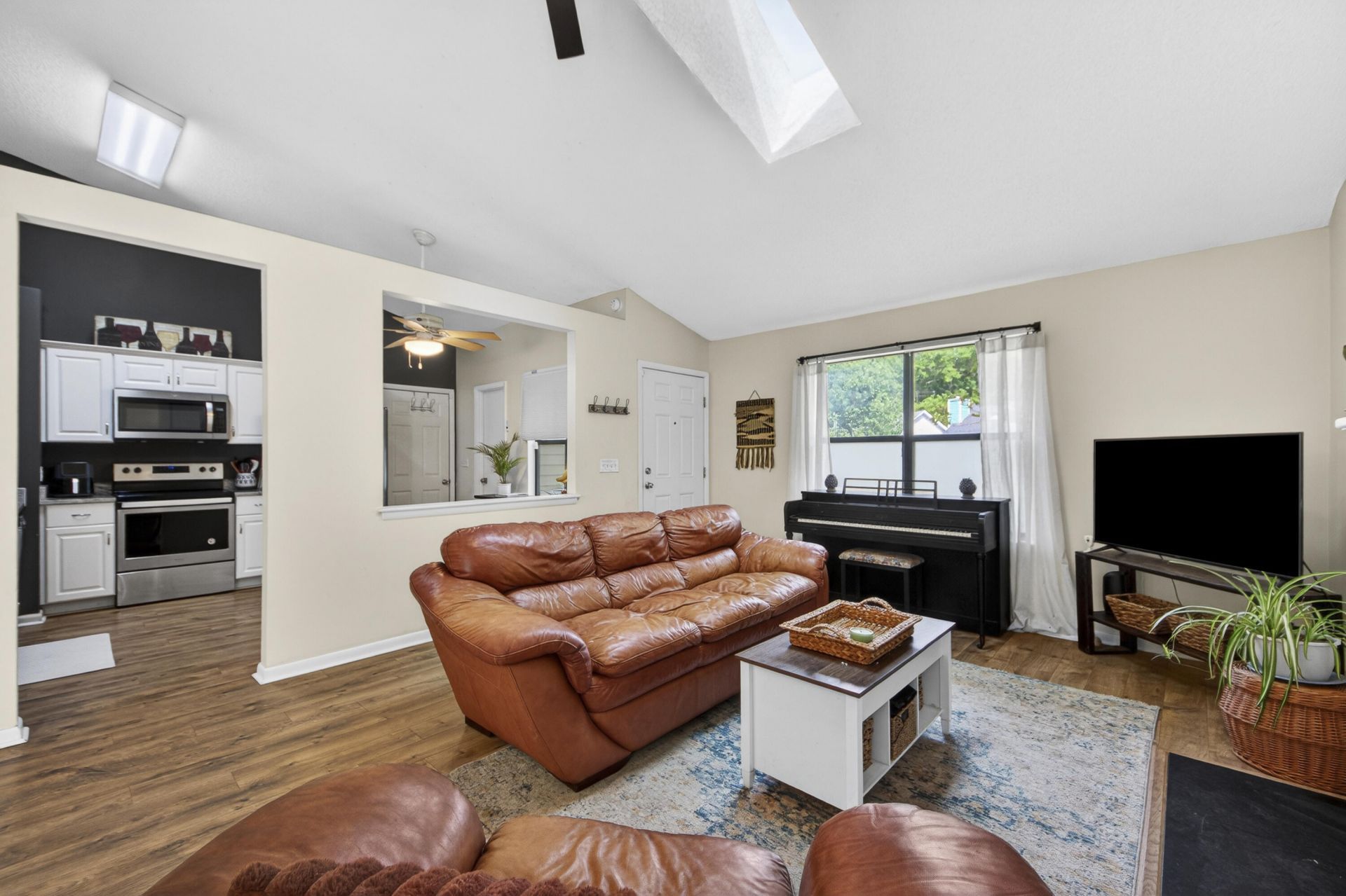 8313 Whitehaven Drive Photo 11